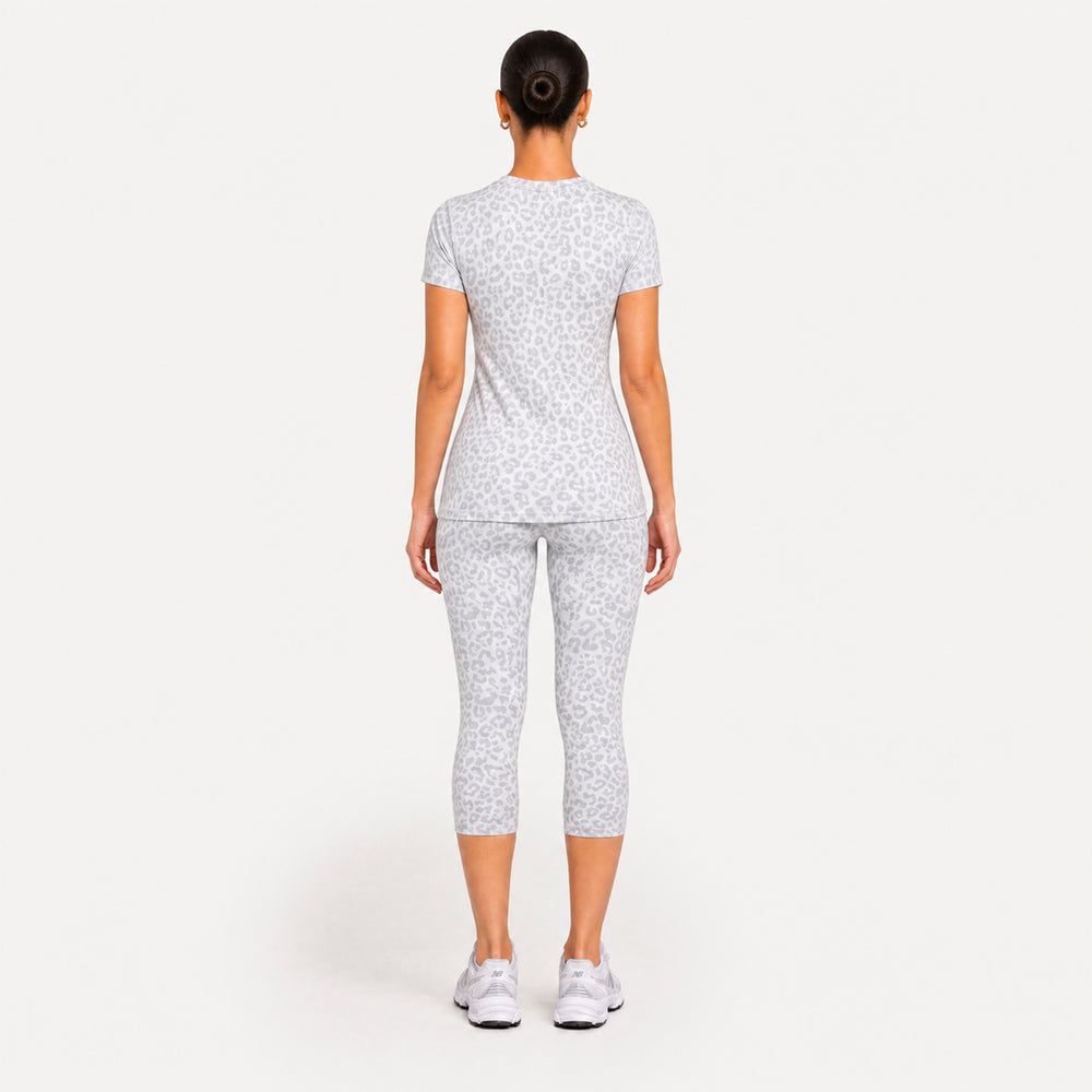 LEO Capri Leggings Velvara