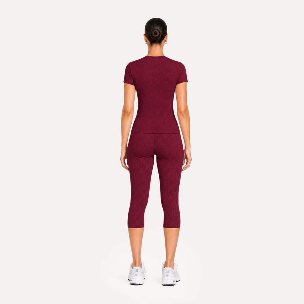 LEO Capri Leggings Velvara